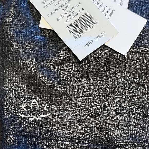 NWT Beyond Yoga Heather Rib Black Shine Glow On Cropped Tank - Picture 5 of 10